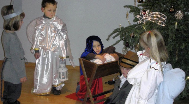Vermittelten die Weihnachtsbotschaft a... Michael  waren im Erlenhof zu Gast.    | Foto: Privat