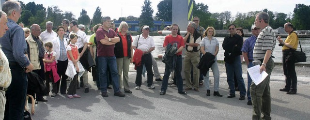 Die Rundgnge mit Joachim Kempf durch ... erwiesen sich als Publikumsmagneten.   | Foto: Bode