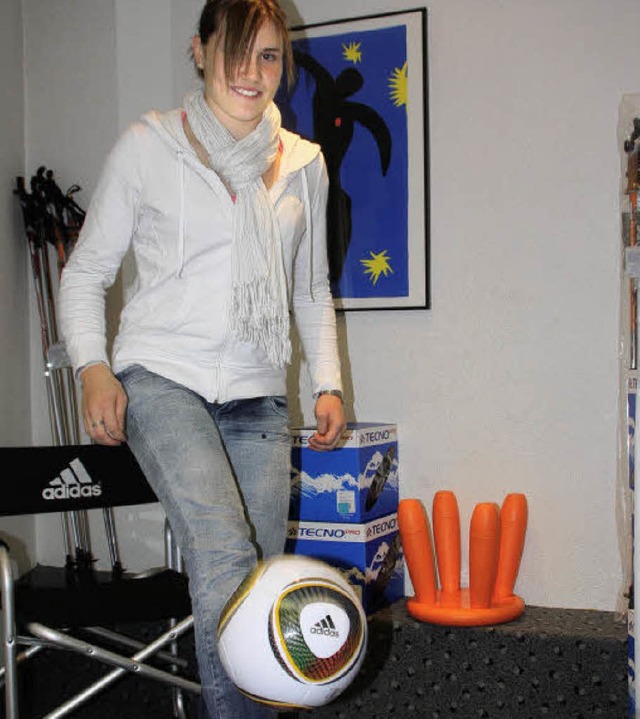 Mit etwas Glck jongliert Alisa Schmid...chst auch international mit dem Ball.  | Foto: jrn kerckhoff