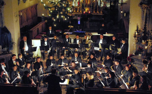 Orchester des Musikvereins Holzhausen   in der Pfarrkirche.    | Foto: drber