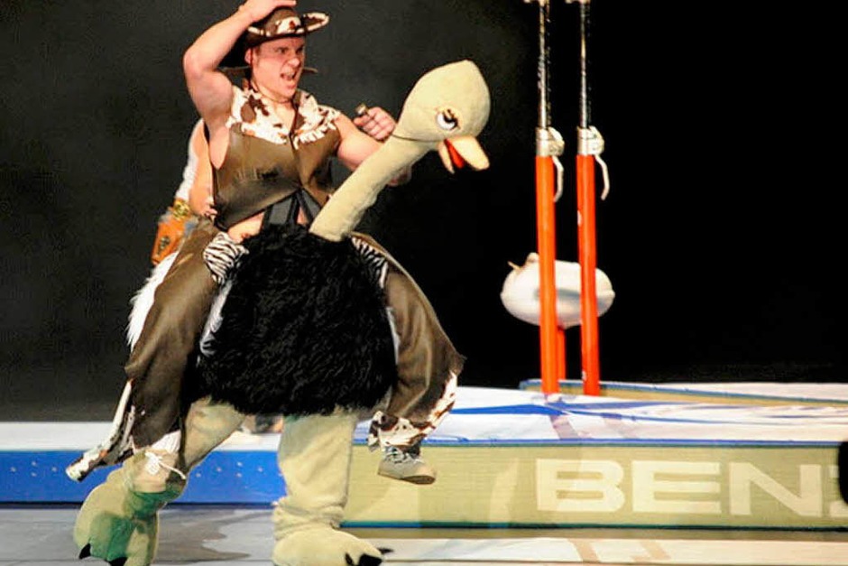Turnen, Gymnastik Sport, Musik, Tanz, Theater, Show: Die Turngala des Schwäbischen und des Badischen Turnerbundes in der Freiburger Rothaus-Arena war ausverkauft. (Foto: Achim Keller) Turnen, Gymnastik Sport, Musik, Tanz, Theater, Show: Die Turngala des Schwäbischen und des Badischen Turnerbundes in der Freiburger Rothaus-Arena war ausverkauft. (Foto: Achim Keller)
