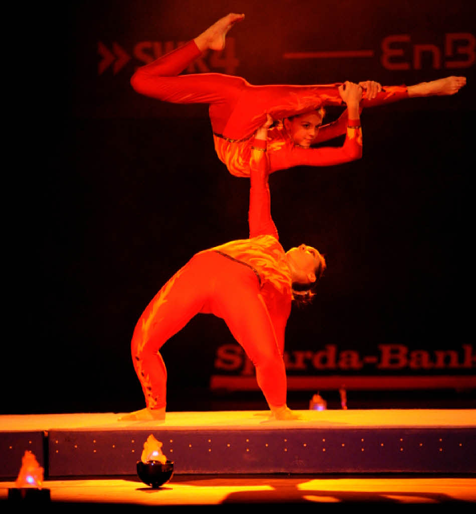 Turnen, Gymnastik  Sport, Musik, Tanz, Theater, Show: Die Turngala des Schwbischen und des Badischen Turnerbundes in der Freiburger Rothaus-Arena war ausverkauft.