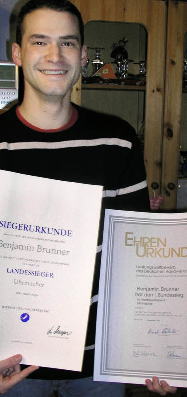 Bayerischer Landessieger und Bundessieger der Uhrmacher: Benjamin Brunner.  | Foto: GERT BRICHTA