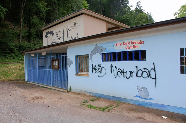 Waldkirchs Bad ist weiterhin zu und bl...ganz heies Thema in der Kandelstadt.   | Foto: anne-Kathrin Weber