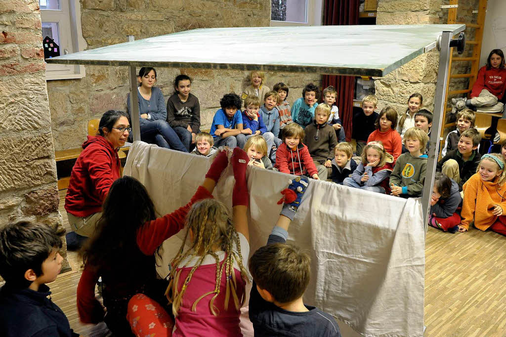 Die Maria Montessori-Schule war 1996 in Freiburg die erste inklusive Grundschule, die Kinder nicht einteilt in behindert und nicht behindert. Ein Besuch vor Ort.