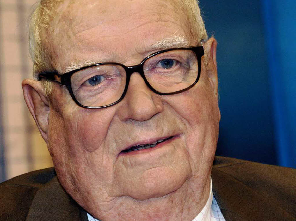 Der Journalist Erich Bhme, langjhriger Chefredakteur des „Spiegel“ und TV-Talker stirbt im Alter von 79 Jahren am 28. November.