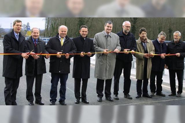 Brcke ber Kanal und Kinderhaus