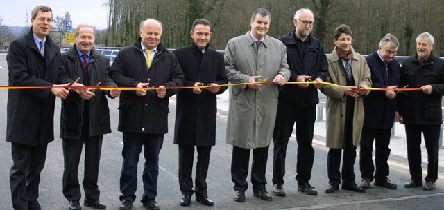 Die neue Brcke ber den Leopoldskanal...schnitt 3,1 Millionen Euro investiert.  | Foto: Ilona Hge