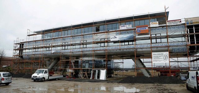 Die avantgardistische  Architektur des...rma Fuchs lsst sich bereits erahnen.   | Foto: Christoph Breithaupt