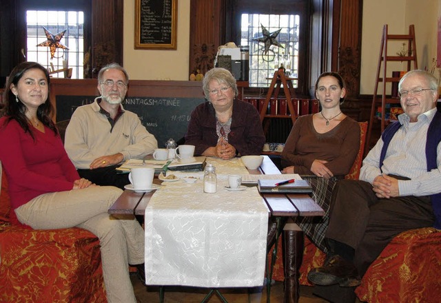 Dina Martinez Immen, Mathias Wagner, M...von links) vom Vorstand  des Vereins.   | Foto: Drescher