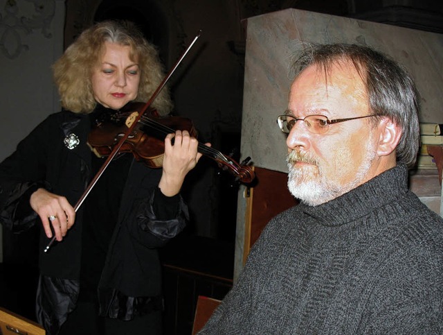 Ivetta Viatet (Violine) und Michael As...end in der Wallfahrtskirche Todtmoos.   | Foto: Andreas Bhm