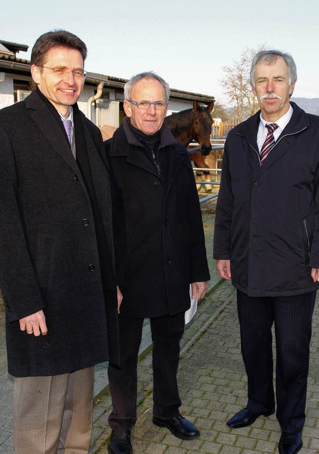 Direktor Gerold Erb, Dieter Zapf und Direktor Wilhelm Schrempp (von links)   | Foto: Volksbank Lahr