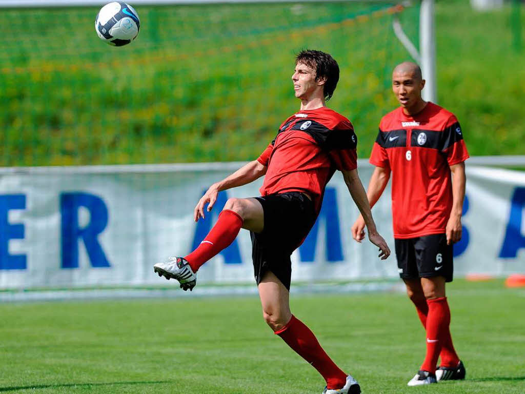 12.Juli: der SC Freiburg macht sich im sterreichischen Schruns erstligafit.Mit von der Partie:   Digo, Bruder von Weltfuballer Kak, und SC-Neuzugang Felix Bastians.