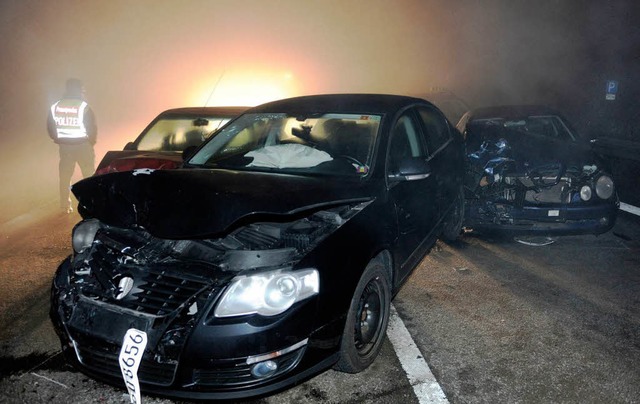 Eines der Autos, die in der Neujahrsna...Teningen und Freiburg zerstrt wurden.  | Foto: dpa