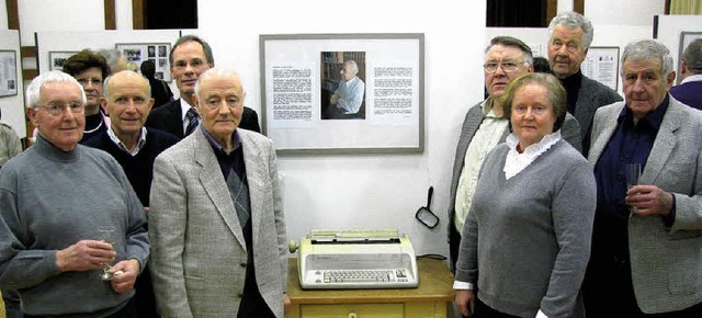 Wegbegleiter von Klaus Weber, die mag...e Schreibmaschine des Ortschronisten.   | Foto: monika rombach