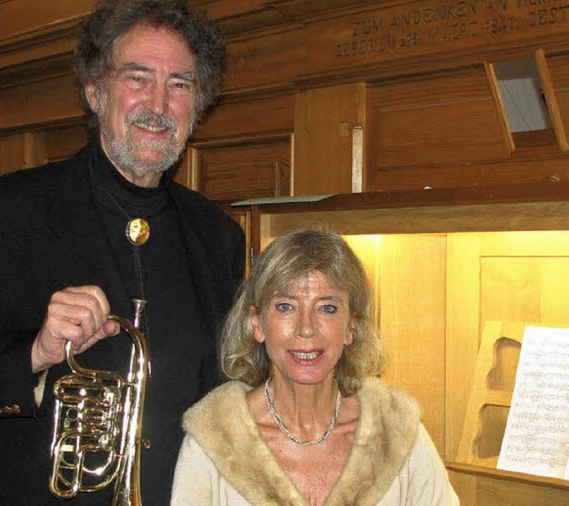 Irmtraud und Edward Tarr spielten am N... besetzten evangelischen Stadtkirche.   | Foto: Michael Gottstein