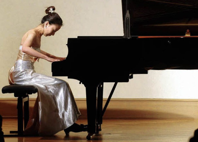 Voller Einsatz: Mimi Jue Wang beim Konzert in Lahr.   | Foto: Wolfgang Knstle