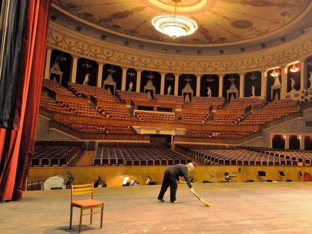 Musentempel in Sibirien: Teodor Curren... ist Musikchef der Oper in Novosibirsk  | Foto: ivanov