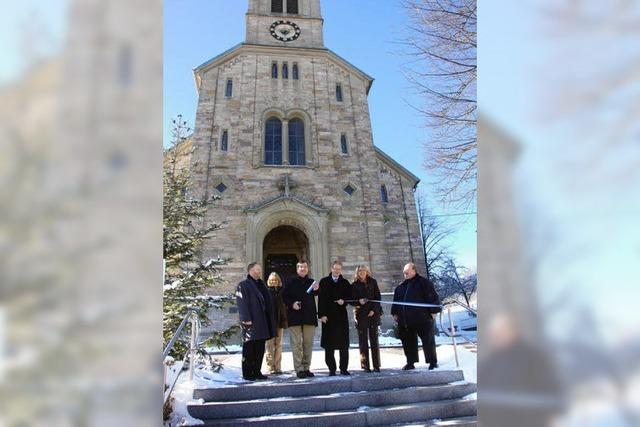 Kirchentreppe offiziell eingeweiht