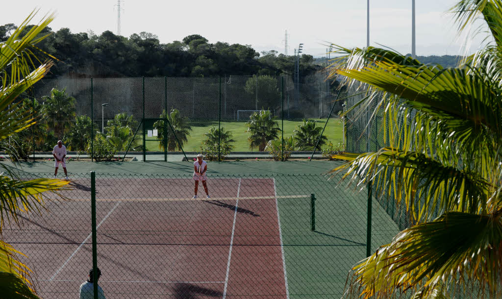 Im Ressort Campoamor, eingebettet in einen Golfplatz mit Palmen und Orangenhainen, findet das Trainingslager des SC Freiburgstatt.