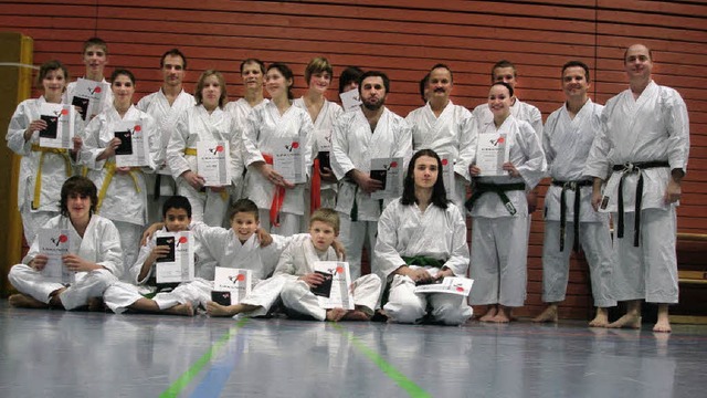 19 Karatekas des TB Bad Krozingen absolvierten erfolgreich ihre Grtelprfung.   | Foto: TBK