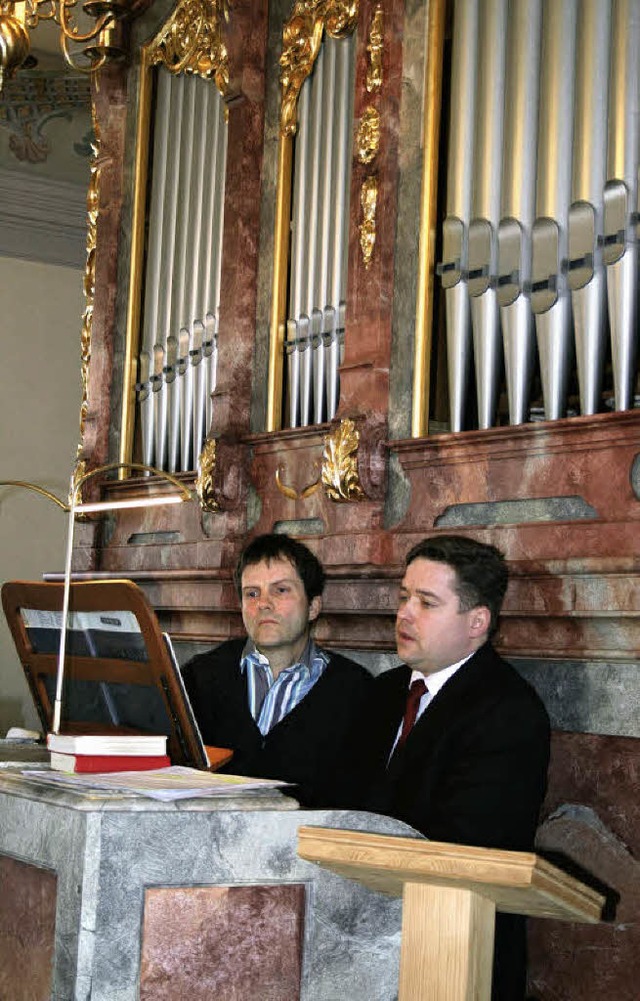 Beim Konzert an der Waldkircher Orgel ... Ulrich Tomm (links) und Markus  Funk   | Foto: Dinort