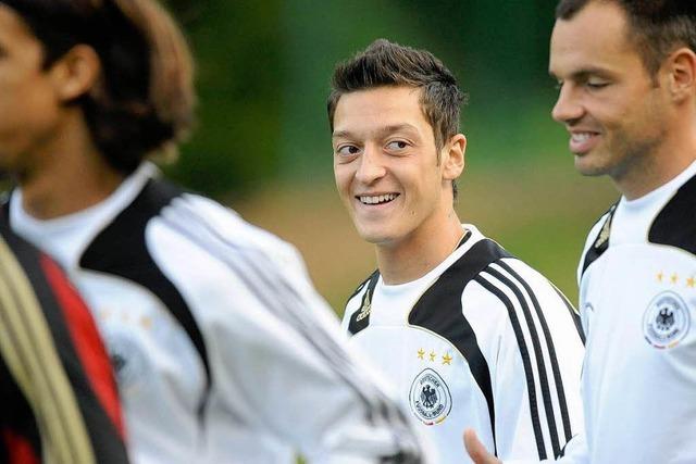 Mesut Özil bester Kicker der Hinrunde