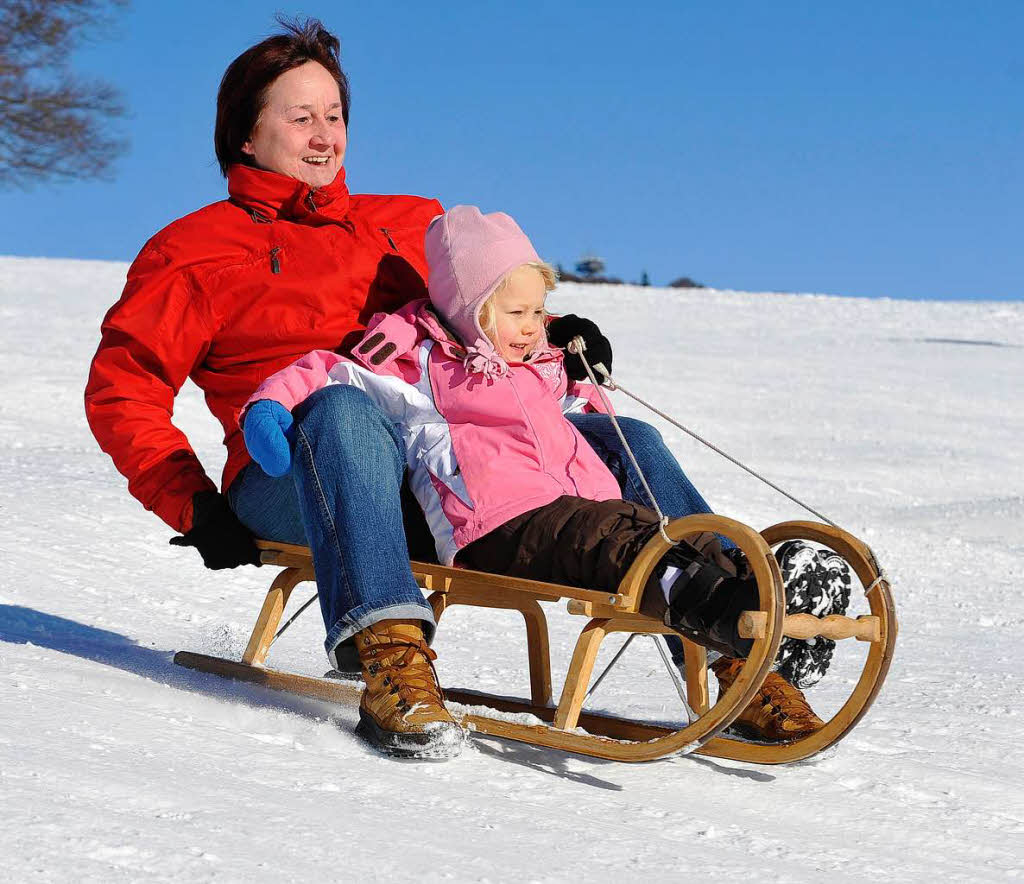 Freiburger und Sdbadener genieen die schnen Seiten des Winters auf dem Schauinsland.