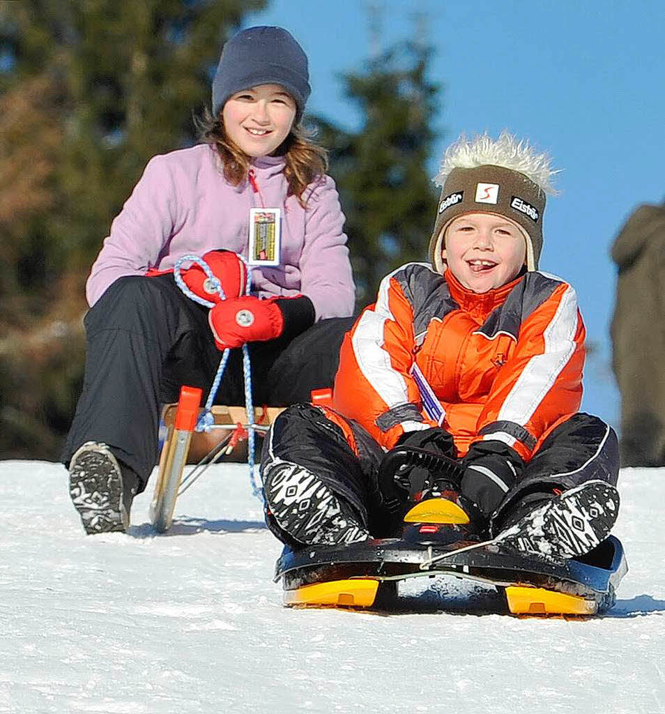 Freiburger und Sdbadener genieen die schnen Seiten des Winters auf dem Schauinsland.