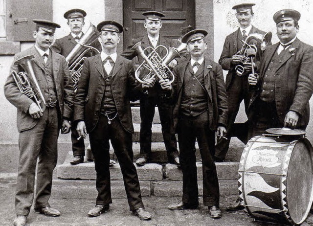 Die Musiker des Grndungsjahres 1909 &...ger, Friedrich Weber und Konrad Kopf.   | Foto: Musikverein Krzell