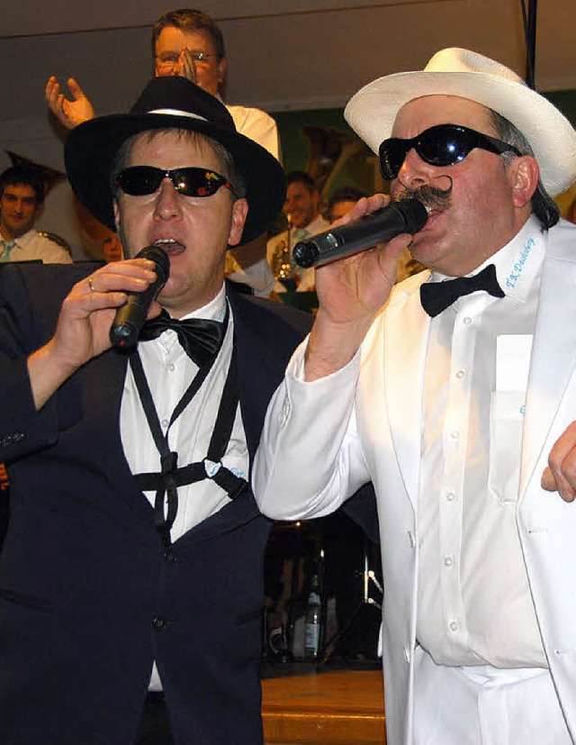 Lothar Behringer und Gerhard Kaiser begeisterten als Blues-Brothers.  | Foto: Christel Schuster-Stich