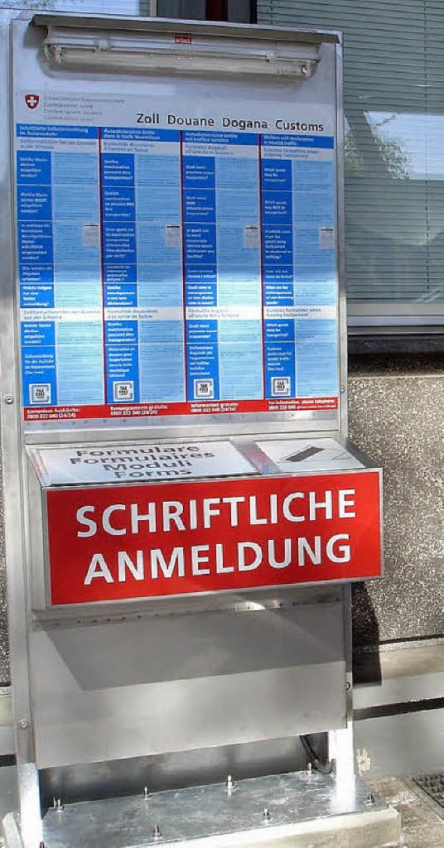 Bei allen nicht besetzten Grenzbergn...ler Stadtgebiet gibt es Anmeldeboxen.   | Foto: Zoll