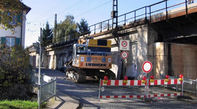 Baustopp: Fr einige Zeit standen die ...Bereich  Bergstrae/Pfarrhaus  still.   | Foto: Ingeborg Grziwa