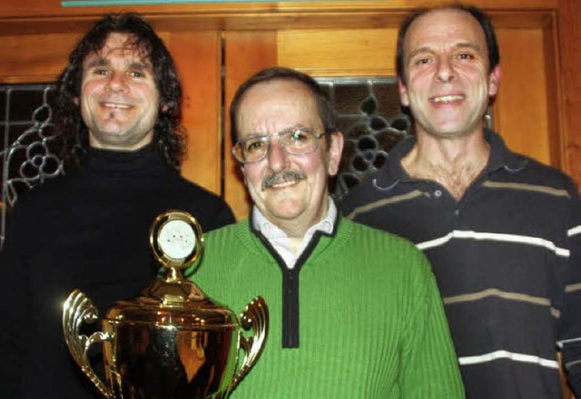 Dieter Grethler (Mitte) wurde Clubmeis... Janzen (rechts) und Jrgen Steinbach.  | Foto: Jrn Kerckhoff