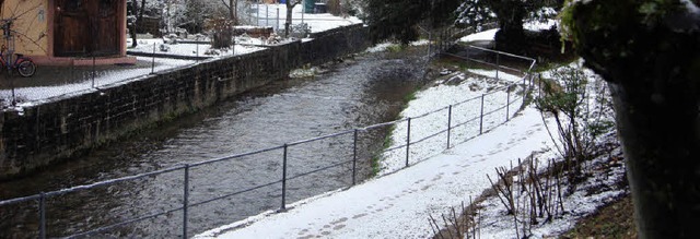 Eine der &#8222;harten Nsse&#8220;:  ...nahme Hochwasserschutz an der Kander    | Foto: Victoria Langelott