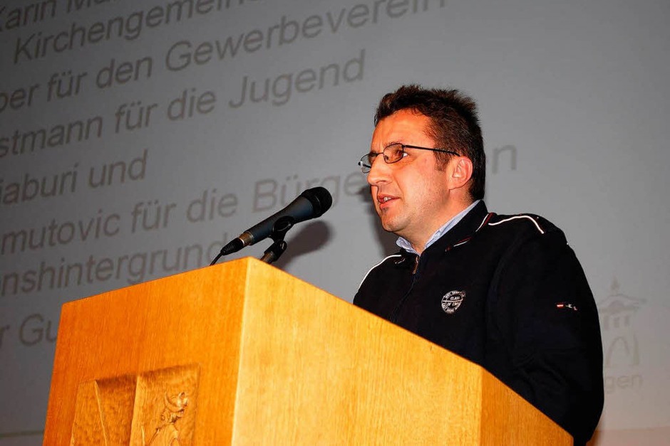 Tahir Shabani (Verein Sterne Kosovos) nutzte den Empfang zum Dank an Alfred Haas und den Oberbürgermeister (Foto: Sylvia-Karina Jahn) Tahir Shabani (Verein Sterne Kosovos) nutzte den Empfang zum Dank an Alfred Haas und den Oberbürgermeister (Foto: Sylvia-Karina Jahn)