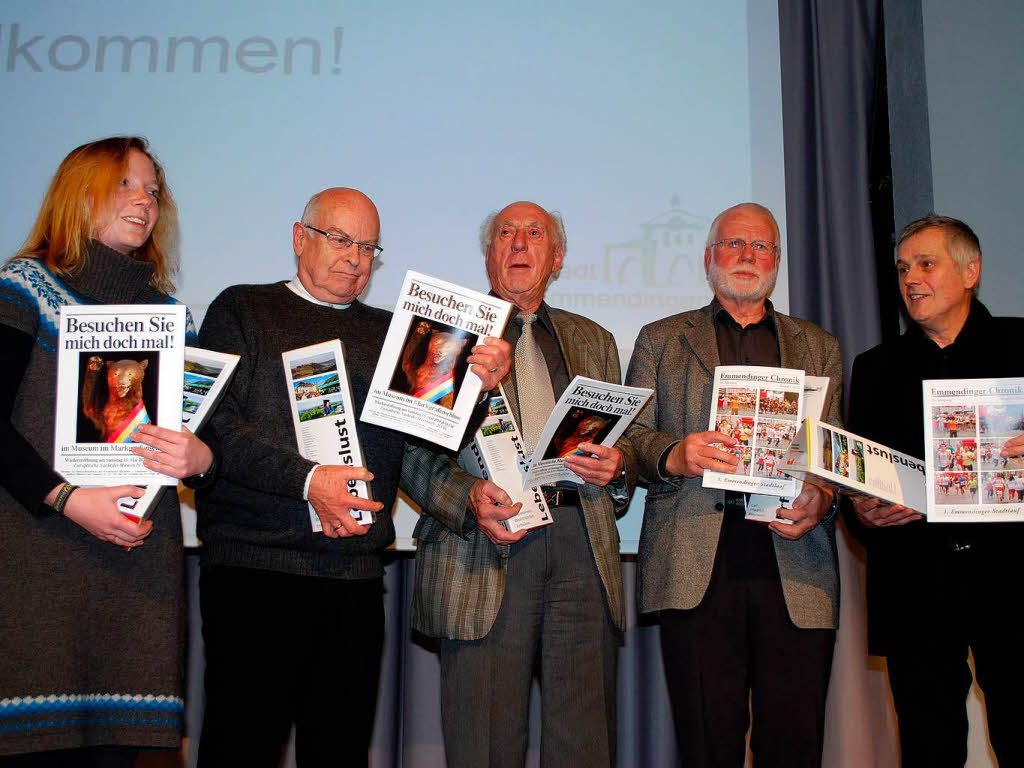 Lob fr die Chronik-Autoren: Friederike Marx, Bernd Kellner, Konrad  Eissele, Ulrich Niemann, Hans-Jrg Jenne (von links)