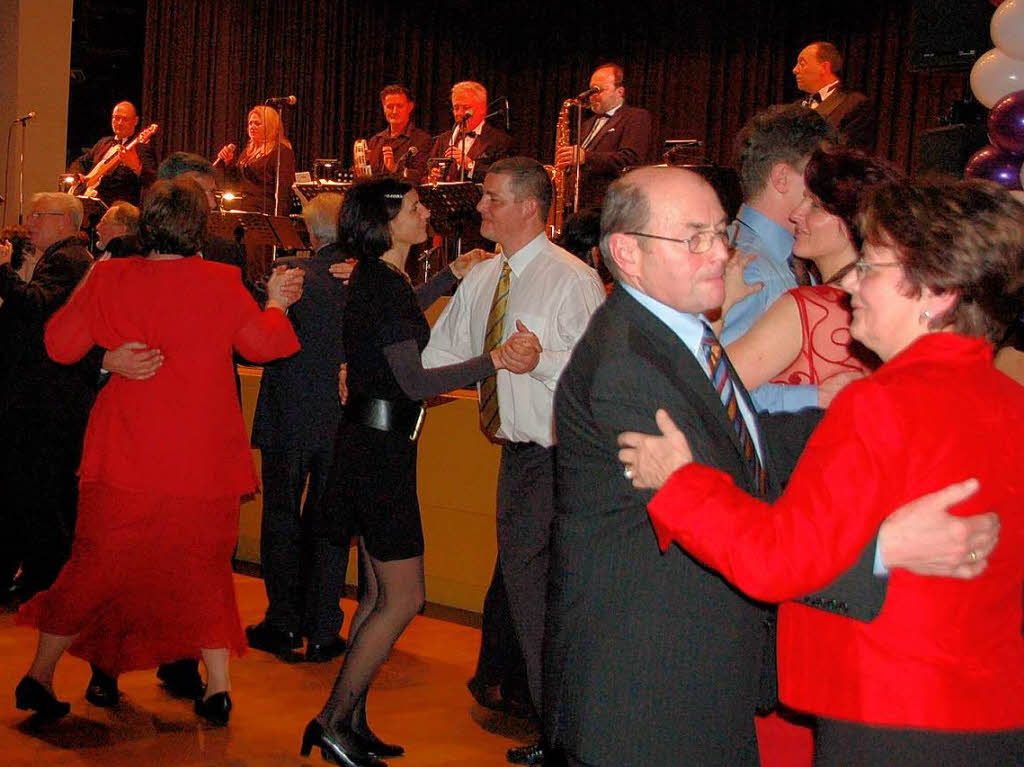Die schönsten Bilder von der Neujahrsgala 2010 im Bad Säckinger Kursaal. Die schönsten Bilder von der Neujahrsgala 2010 im Bad Säckinger Kursaal.