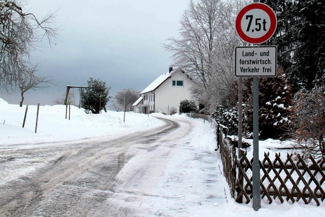 Risshaldenweg Mettenberg: Ein Schild m...nkung auf 7,5 Tonnen wurde angebracht.  | Foto: Chris Seifried