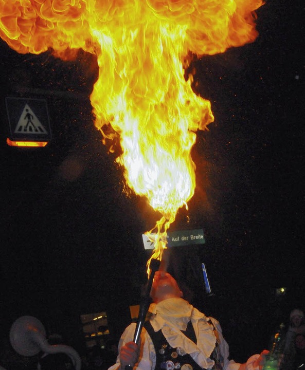 ... und Feuerspucker  | Foto: Volker Mnch