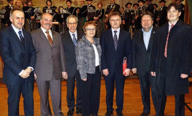 Gratulation der Amtskollegen in der Sc...tzer (Elzach, von links nach rechts).   | Foto: Eberhard Weiss