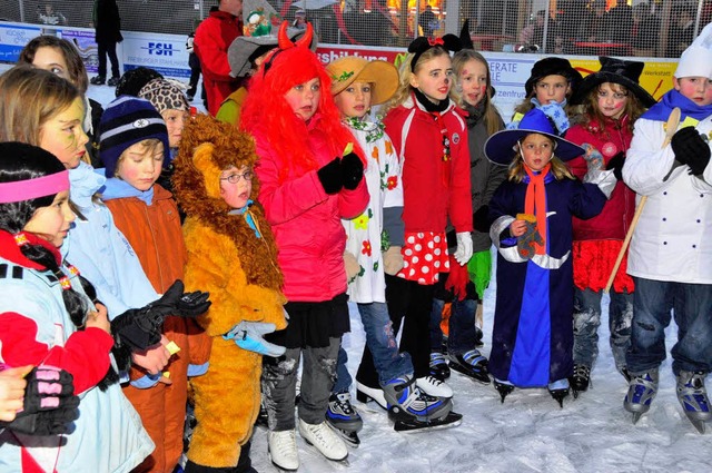 Spa auf der Eisbahn hatten die Kinder...ut statt &#8211; mit Preisen fr alle.  | Foto: Dieter Erggelet