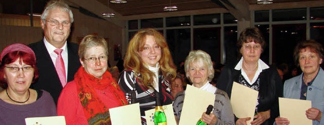Auf Vorschlag von Bchereileiterin Mec...rdt und Monika Pangerl ausgezeichnet.   | Foto: Christa Maier