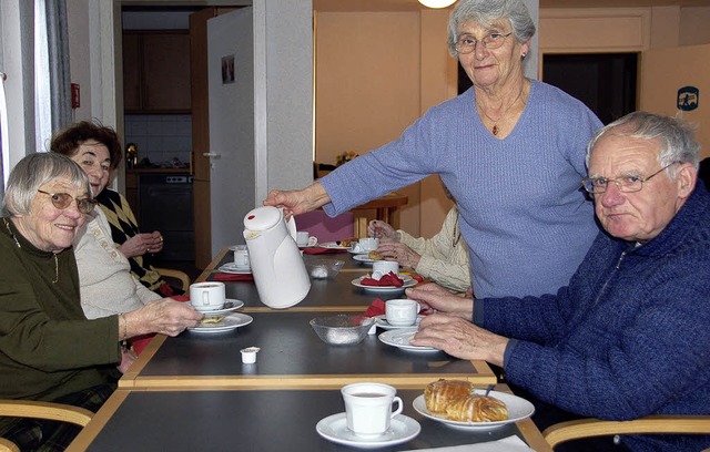 Den Kaffee und die Gesprche genossen ...lick des &#8222;Frohen Alters&#8220;.   | Foto: Heike Armbruster