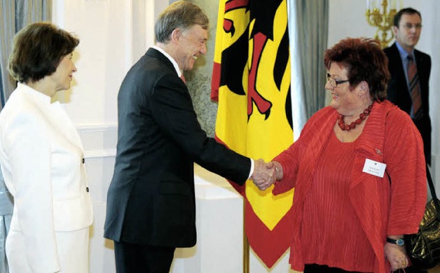 Hohe Ehre: Bundesprsident Horst Khle...ng von Sonja Bucher (rechts im Bild).   | Foto: Bundespresseamt