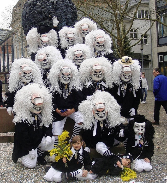 Die Fasnachtsgesellschaft Zeecheneegel Clique in voller Pracht   | Foto: privat