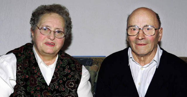 Rosa und Franz-Josef Stratz blicken ge...erfreuen sich ihrer Kinder und Enkel.   | Foto: Horst Dauenhauer