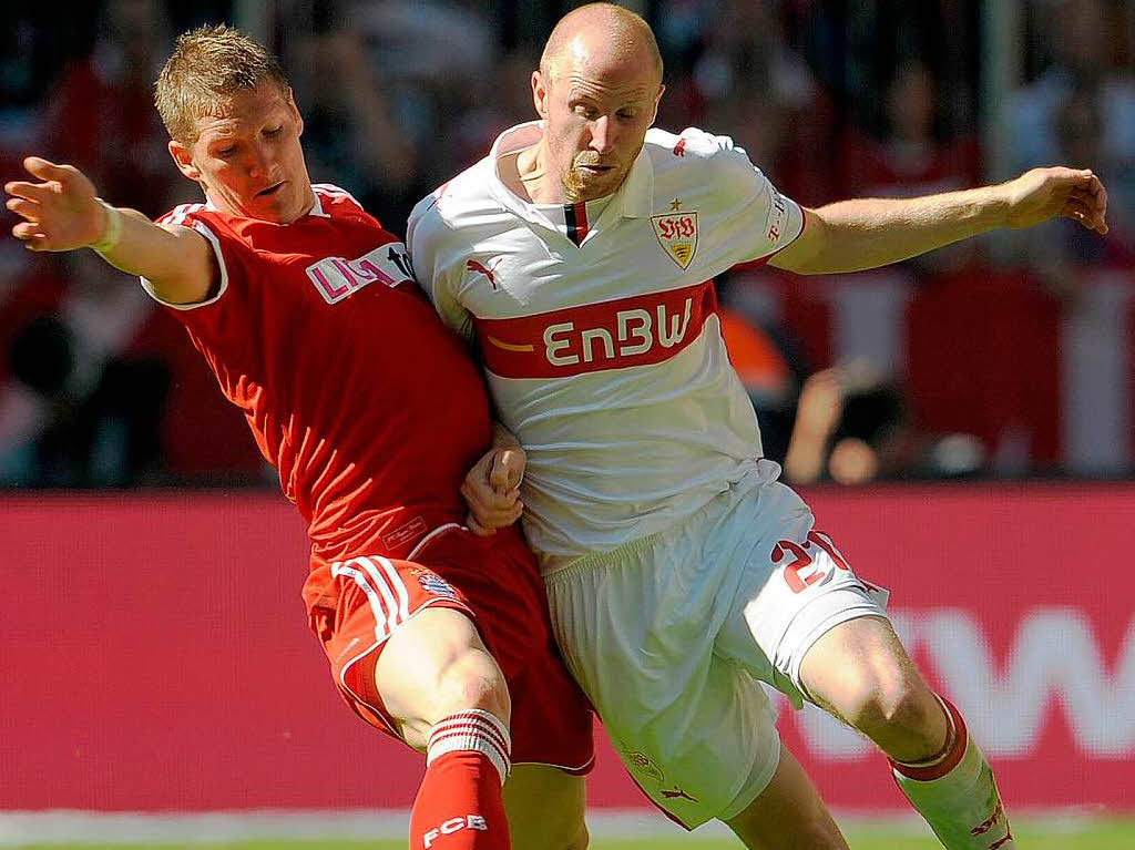 Pas de deux: Auf Tanzeinlagen mit Schweinsteiger muss Ludovic Magnin (rechts) knftig verzichten, der Schweizer wechselt ablsefrei vom VfB Stuttgart zum FC Zrich.