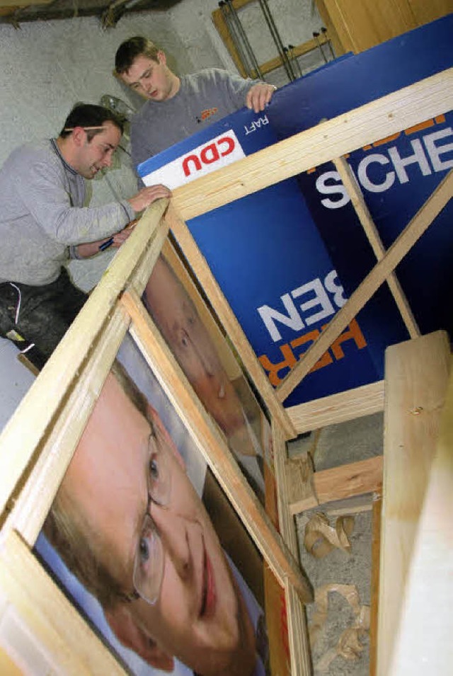 Dachlatten, ausrangierte CDU-Wahlplaka...s Pftze-Fscht laufen auf Hochtouren.  | Foto: Katja Mielcarek