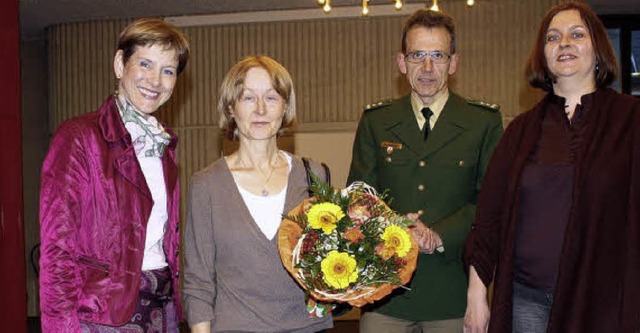 Brgermeisterin Marion Dammann, Wolfga...ren Angelika Krger (mit Blumenstrau)  | Foto: Hans Jrgen Kugler